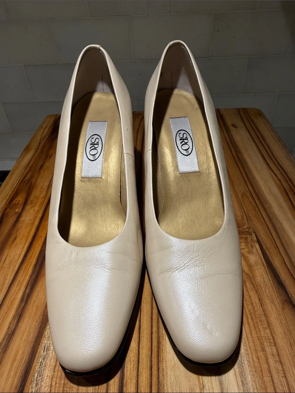 Elegant Cream Leather Mid-Heel Pumps